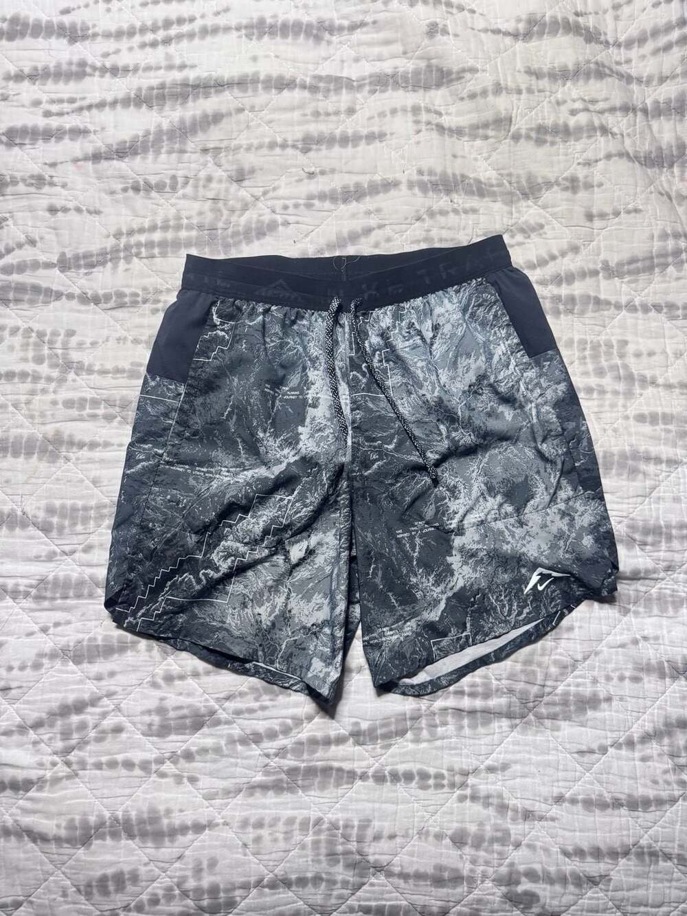 Nike Trail Stride Running Shorts Size SmallAnthracite Green